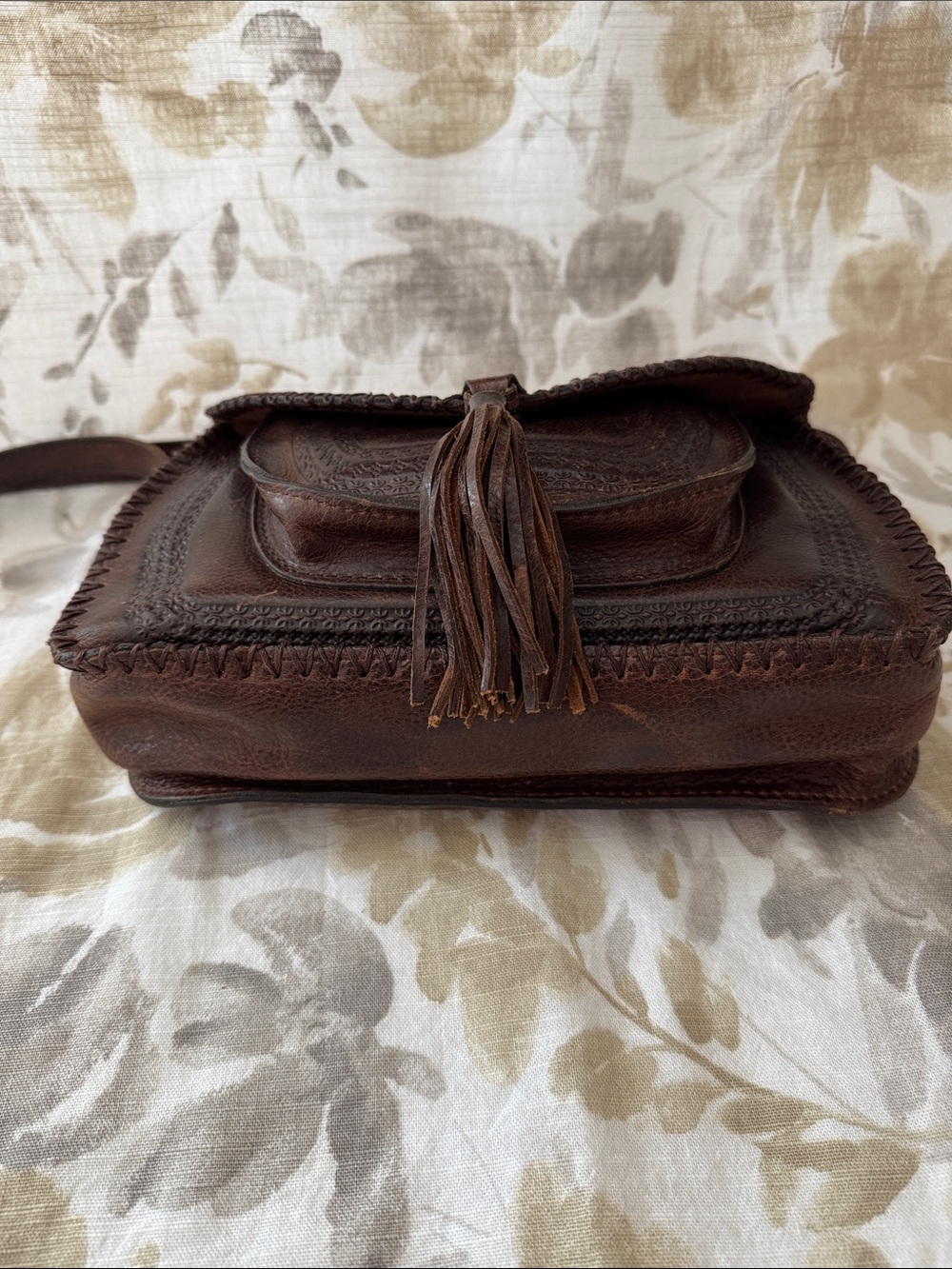 Patricia Nash Beaumont Distressed Leather Boho Crossbody Bag - Picture 6 of 8